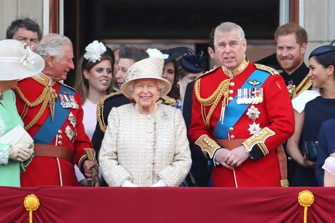 Rainha Elizabeth Ii A Morte Da Monarca Quem Assume O Trono Clm