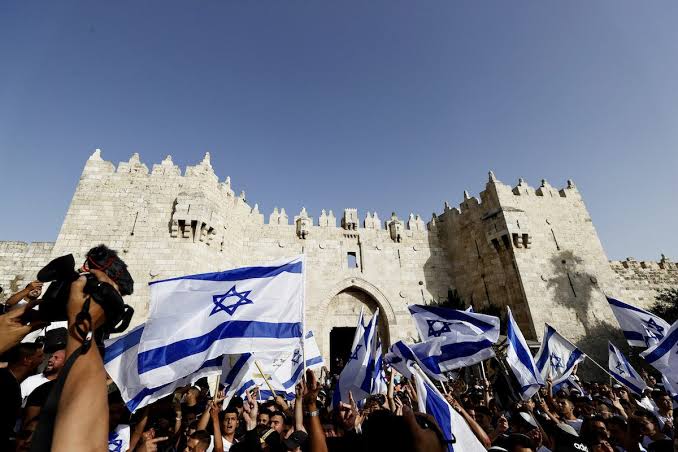 Israel em alerta para ataques no Dia da Bandeira em Jerusalém enquanto