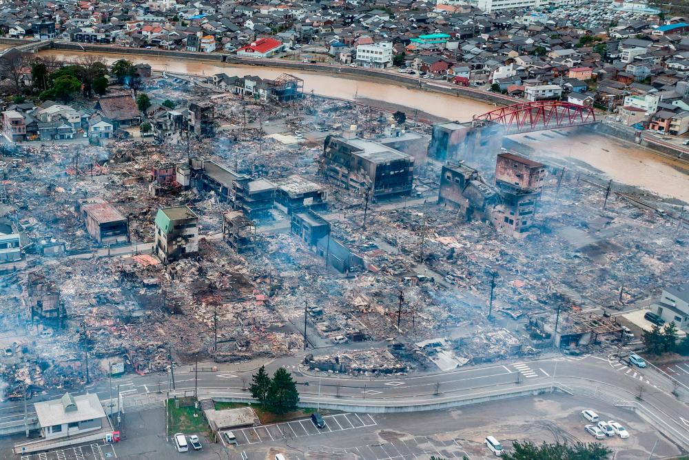 Terremoto no Japão número de mortos sobe para 94 enquanto resgate luta