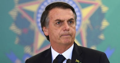 Bolsonaro afirma que Fachin, Barroso e Moraes ‘infernizam o Brasil’