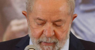 Ministro do TSE ordena remoção de vídeos onde Lula chama Bolsonaro de genocida