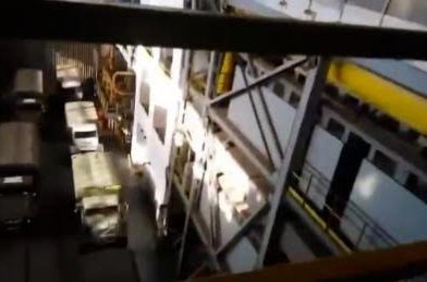 Veículos russos são vistos dentro da usina nuclear na  Ucrânia; veja vídeo