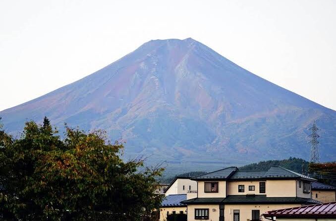 Algo incomum aconteceu no Monte Fuji que não se via em 130 anos