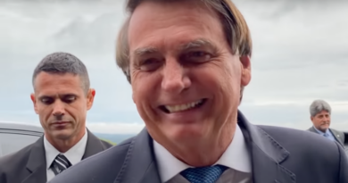 Bolsonaro provoca o PT: “levou uma sapecada monumental nas eleições no 1° turno