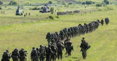 Reino Unido e França debatem a presença de tropas na Ucrânia, após autorizar Zelensky atacar profundamente o território russo