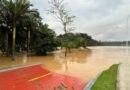 Chuvas intensas e vendaval em Santa Catarina deixam moradores ilhados e provocam estragos