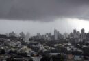 Diversas cidades do Brasil enfrentam fenômeno meteorológico que pode causar chuvas extremas