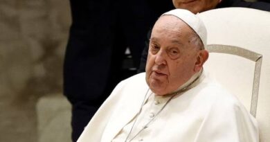 Vaticano traz novo boletim sobre o Papa Francisco em meio à hospitalização mais longa do pontífice em 12 anos